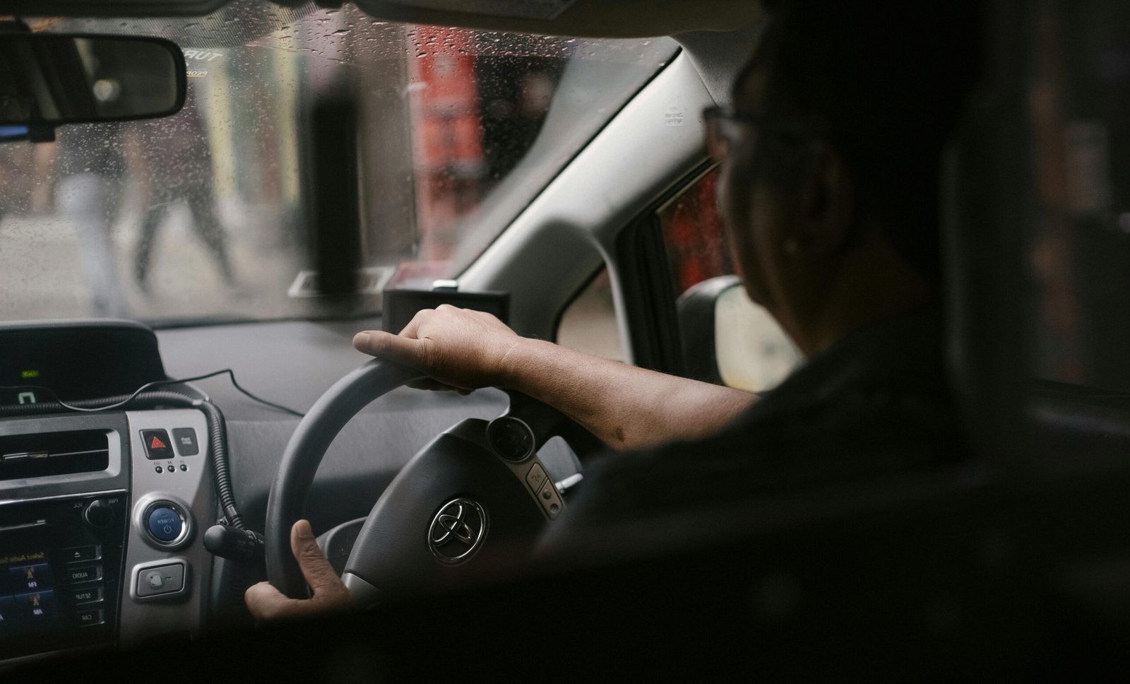 Sewa Mobil Dengan Supir