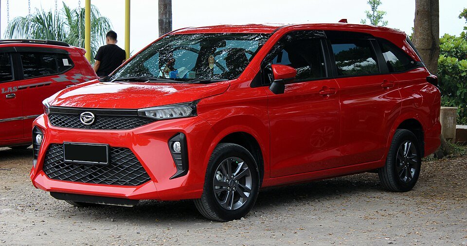 sewa mobil xenia palembang